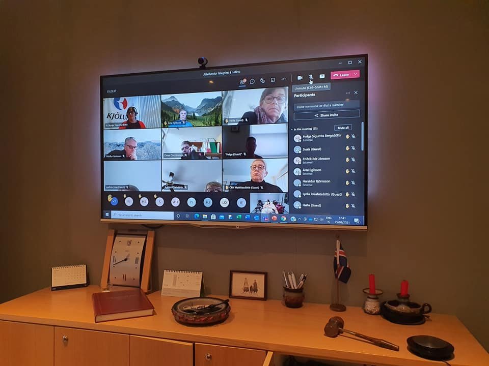 Árið þegar dagleg störf færðust á netið
