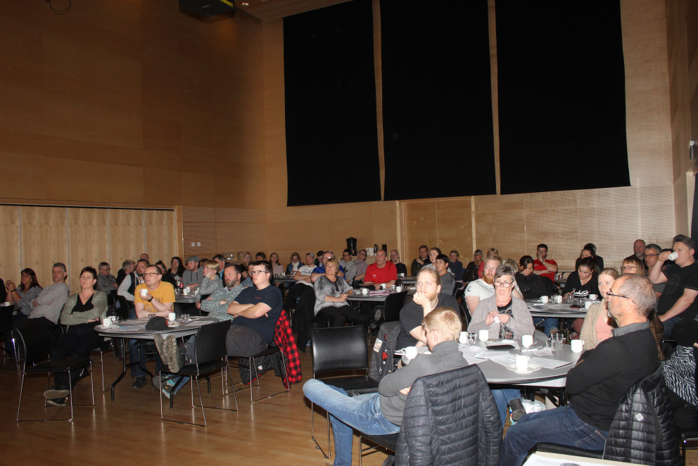 Um 60 manns mættu til fundarins í Hofi.