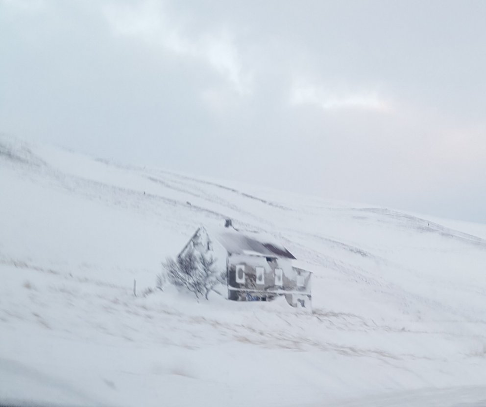 Lokað vegna veðurs