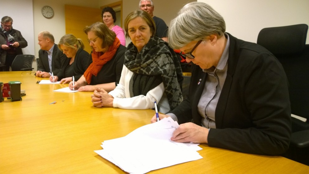 Undirskrif undir stjórn ríkissáttasemjara